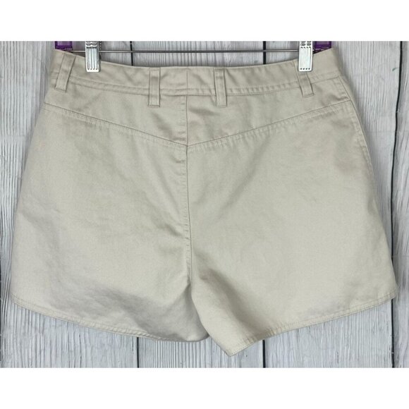 Old Navy Size 8 Khaki Shorts with Front Pockets That Look Like Back Pockets - Picture 6 of 8